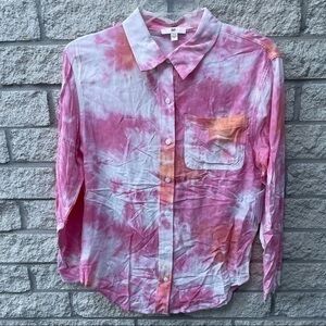 NWT Tie Dye Button Down Top   GG2
